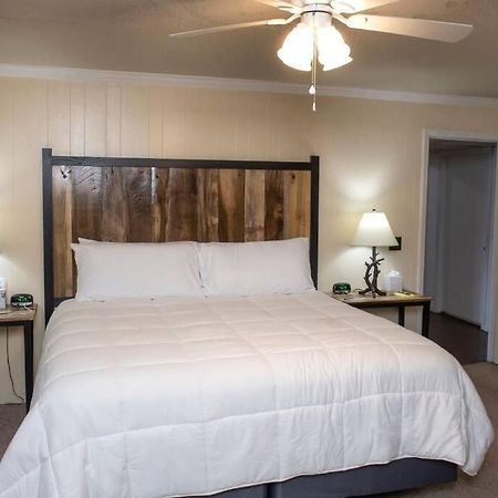 2 Bedroom Apartment Overlooks Wcu And Cullowhee Nc - Smoke And Pet Free Силва Екстериор снимка