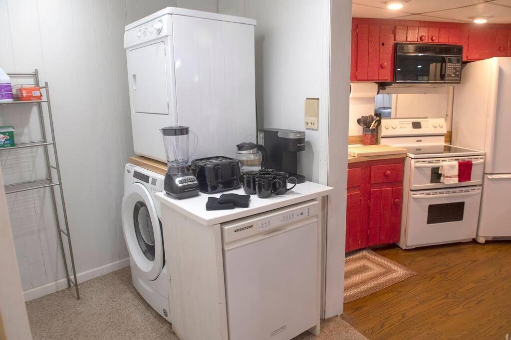 2 Bedroom Apartment Overlooks Wcu And Cullowhee Nc - Smoke And Pet Free Силва Екстериор снимка
