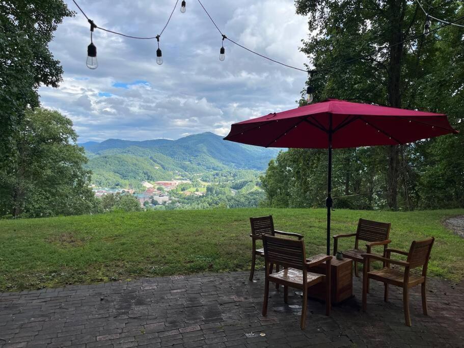 2 Bedroom Apartment Overlooks Wcu And Cullowhee Nc - Smoke And Pet Free Силва Екстериор снимка