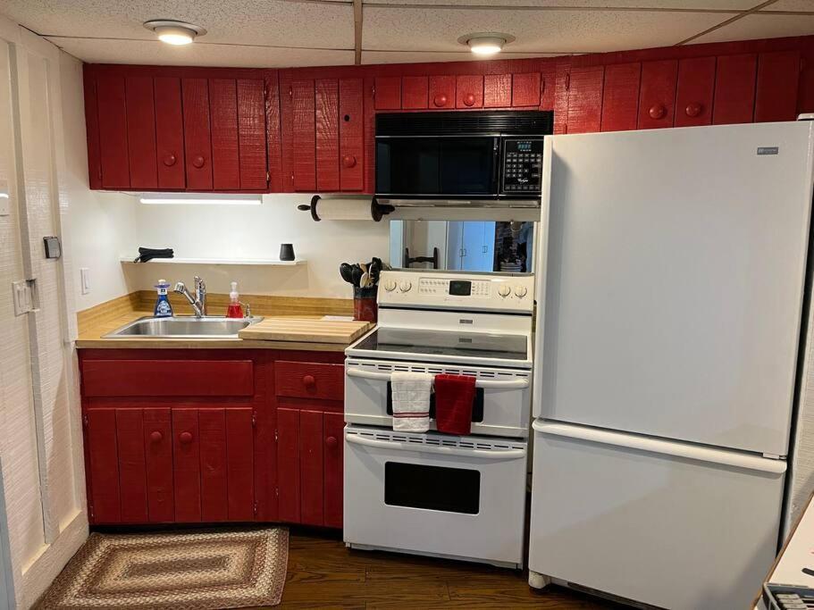 2 Bedroom Apartment Overlooks Wcu And Cullowhee Nc - Smoke And Pet Free Силва Екстериор снимка