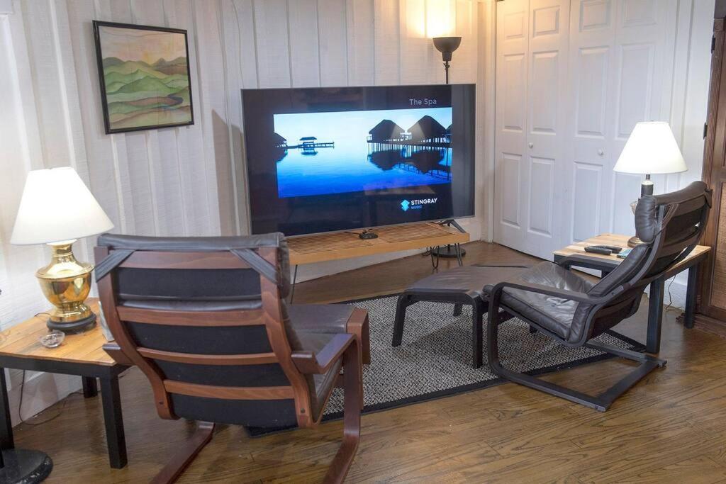 2 Bedroom Apartment Overlooks Wcu And Cullowhee Nc - Smoke And Pet Free Силва Екстериор снимка