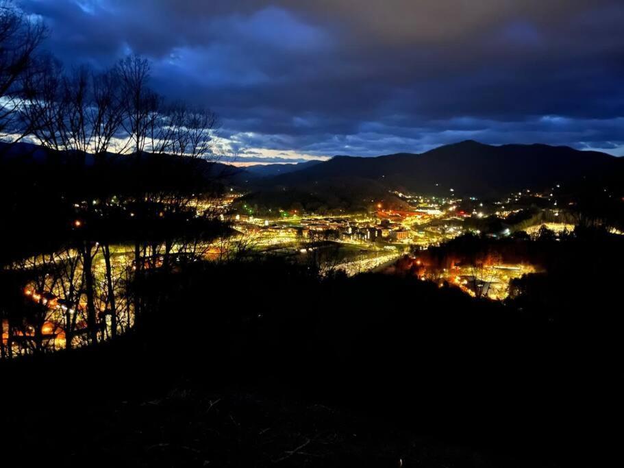 2 Bedroom Apartment Overlooks Wcu And Cullowhee Nc - Smoke And Pet Free Силва Екстериор снимка