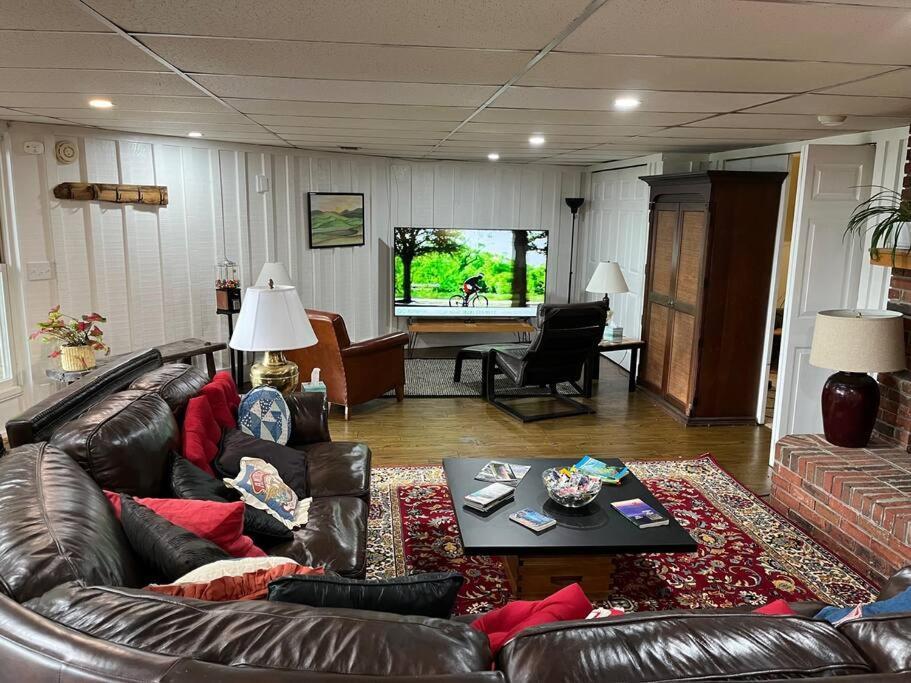 2 Bedroom Apartment Overlooks Wcu And Cullowhee Nc - Smoke And Pet Free Силва Екстериор снимка